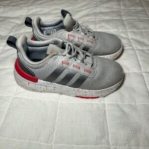 Adidas Kids Gray and Red Sneakers with Speckled Sole